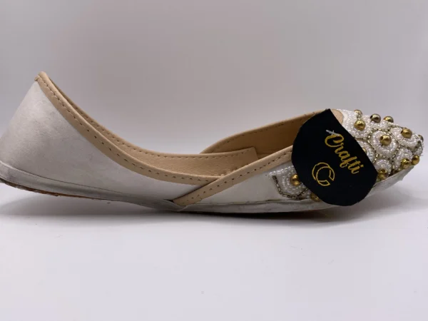 Off White  Embroider Khussa - 9411 - Image 5