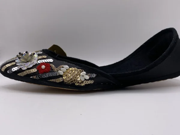 Black White Embroider Khussa - 9431 - Image 4